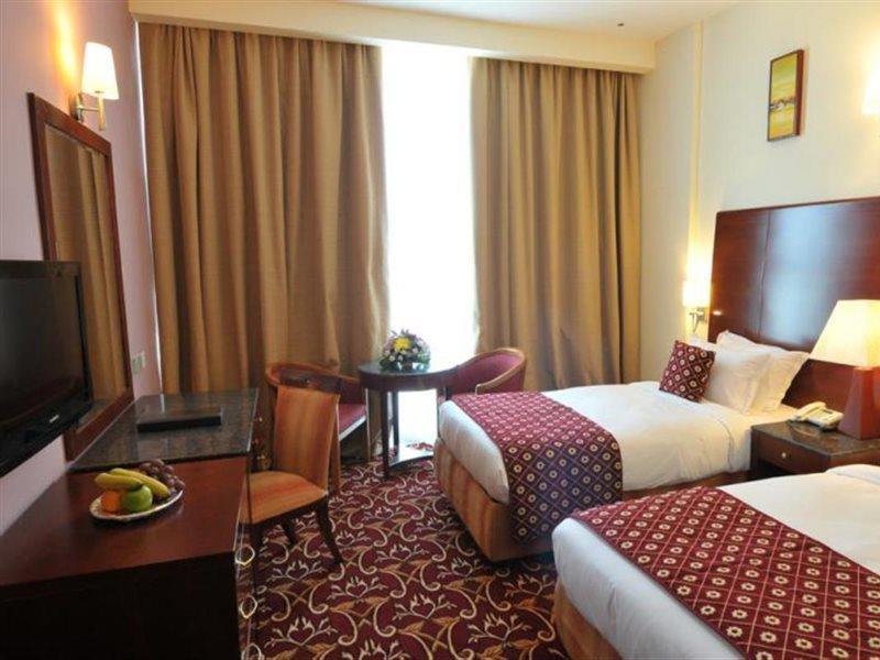 דובאי Ramee Rose Hotel מראה חיצוני תמונה